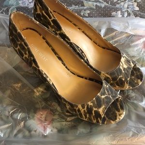 Nine West Cork Wedge Peep Toe Heels SZ 11 US olive